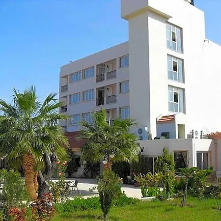 Mountain View & 3* Кирения